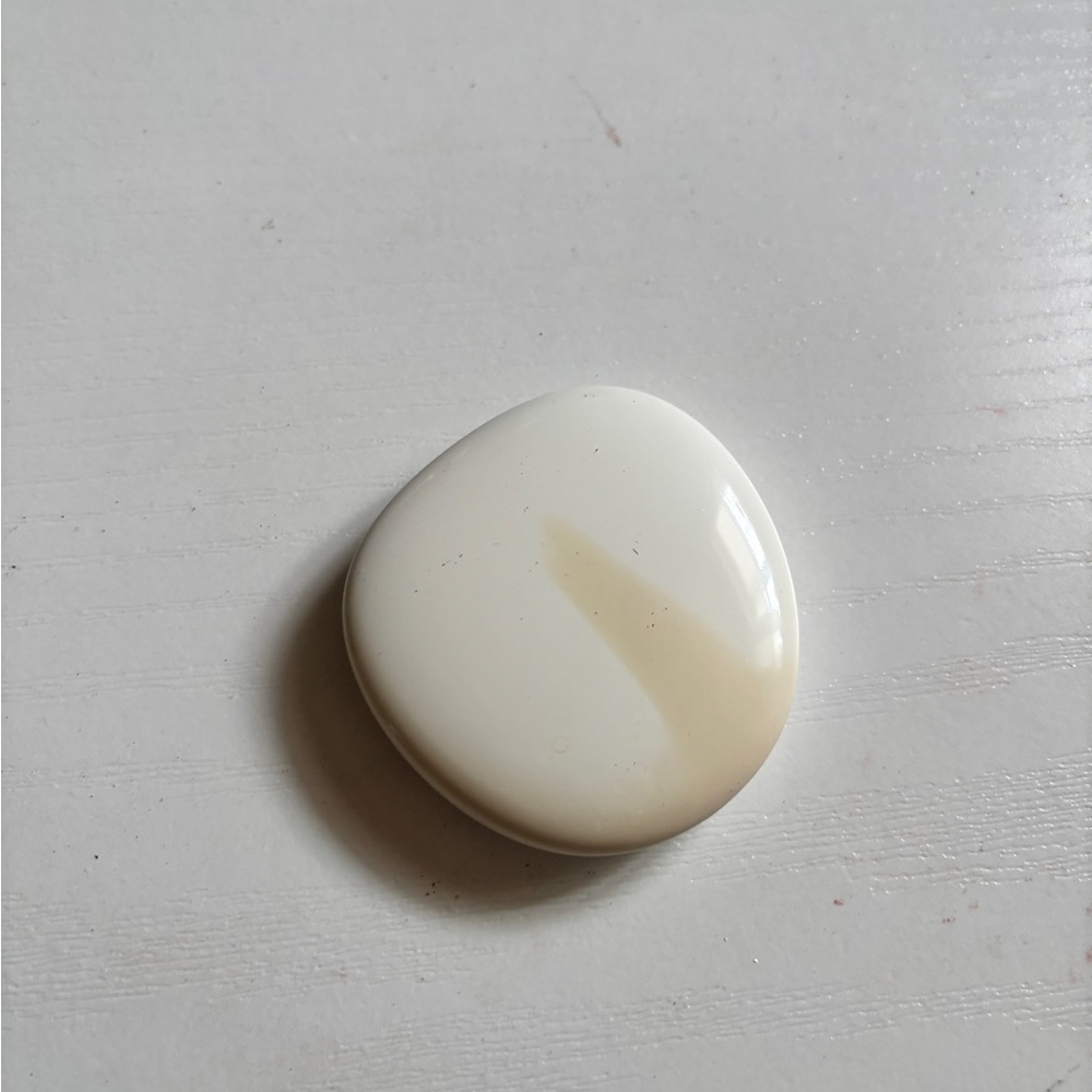 lilah b. Cream and White Compact